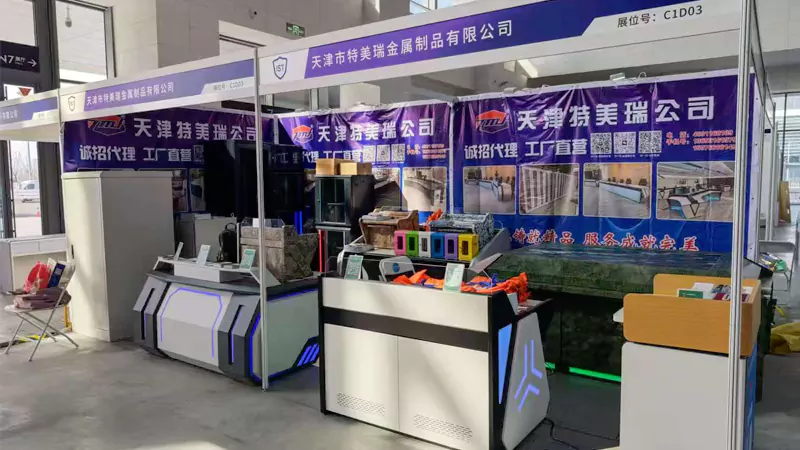 Интелигентната конзола за наблюдение демонстрира възможностите за технологични иновации.